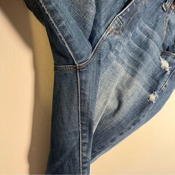 Tractr Blu Skinny Jean Medium Wash Distressed - Picture 6 of 11